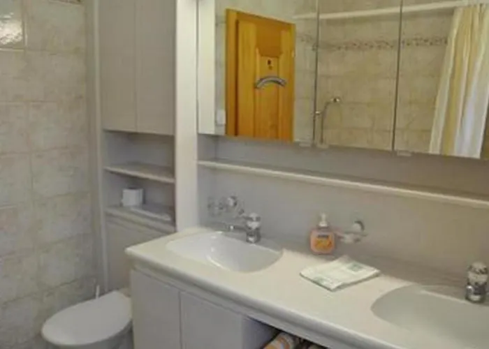 Apartamento Chesa Sunasain V3 By Interhome